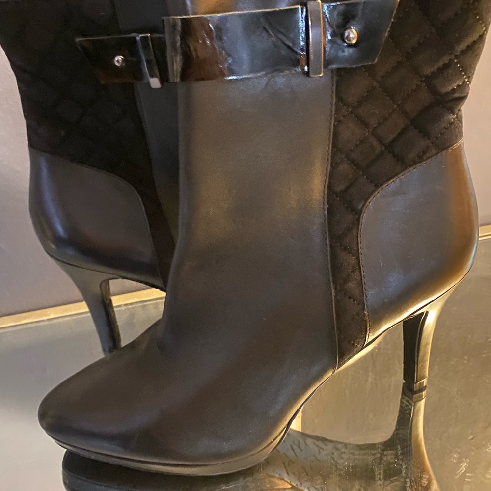 Tahari black ankle boots